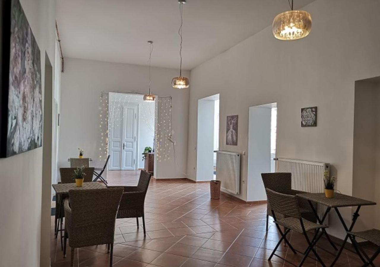 Villa Florencia Eger Extérieur photo